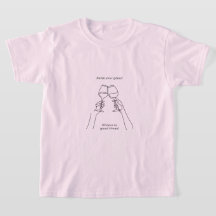キュートなピンクTシャツ | フェミニンな美意識のシャツ