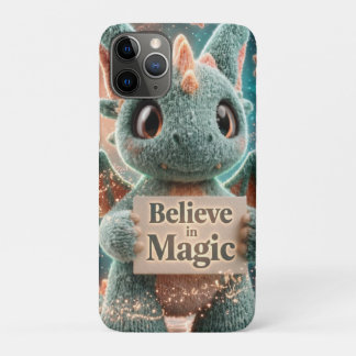 キュートなファンタジードラゴンぬいぐるみが魔法を信じる iPhone 11 PROケース
