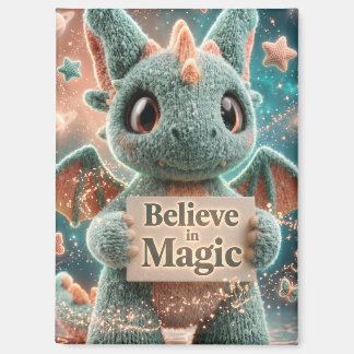 キュートなファンタジードラゴンのぬいぐるみが魔法を信じる マグネット