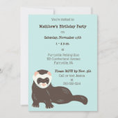 キュートなフェレットのミントグリーンとブラウンバースデーパーティー 招待状 (正面)