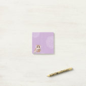 キュートなフクロウが紫色のポストイットノートに ポストイット (デスク上)