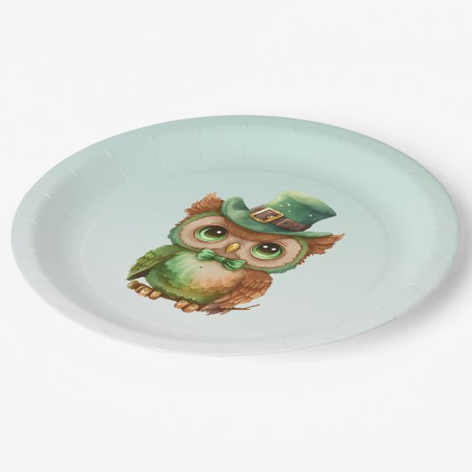 キュートなフクロウの帽子（緑） ペーパープレート (アングル)