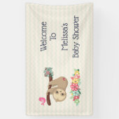 キュートなブラウンぶら下がったナマケモノの裏返しへようこそ 横断幕 (縦)