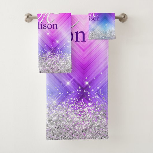 キュートなブラッシュパープルフェイクシルバーグリッターモノグラム バスタオルセット (インサイチュ)