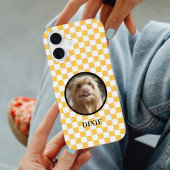 キュートなペットの写真イエローチェック柄 iPhone 16ケース