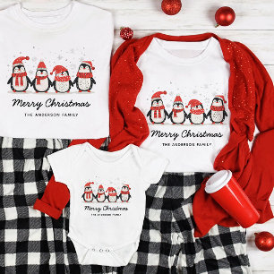 キュートなペンギンの家族の名前クリスマス Tシャツ