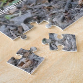 キュートなポーズをとる北米アライグマ ジグソーパズル (側面)