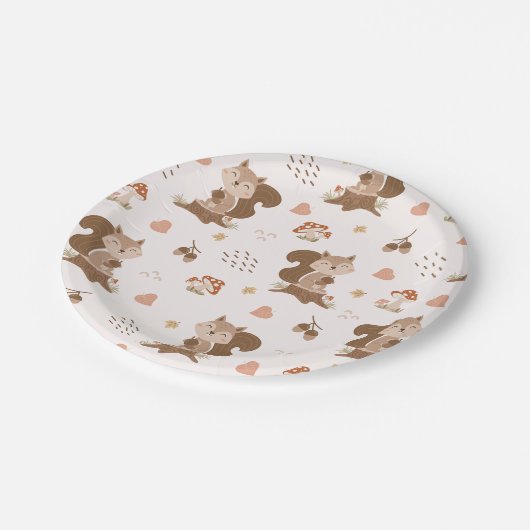 キュートなリスの森の模様 ペーパープレート (アングル)