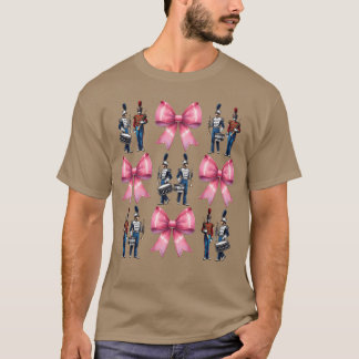 キュートなリボンをつけたマーチングバンドのミュージシャンの女の子 Tシャツ