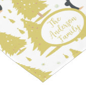 キュートな冬ペンギンのクリスマス金ゴールド ミディアムテーブルランナー (コーナー)