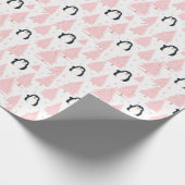 キュートな冬ペンギンピンクのクリスマス ラッピングペーパー (角)