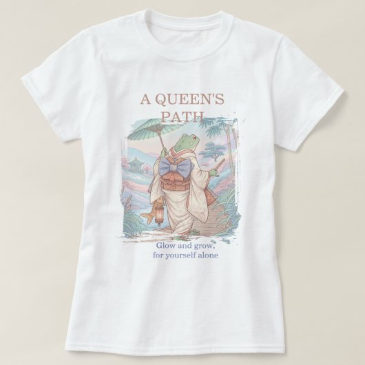 "キュートな和風の着物を着たカエル - 女王の道" Tシャツ (デザイン正面)