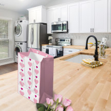 キュートな対称ピンクと白とハート