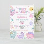 キュートな恐竜Three-A-Saurus 3rd誕生日パーティー 招待状 (スタンド正面)