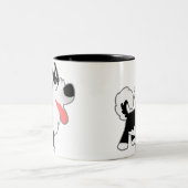 キュートな漫画シベリアのハスキーのマグカップ ツートーンマグカップ (中央)