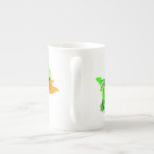 キュートな火を吐く漫画ベビードラゴン ボーンチャイナマグカップ (裏面)