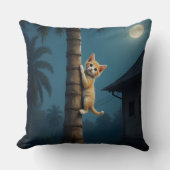 キュートな猫の瞬間 - 登ることを学ぶ クッション (正面)