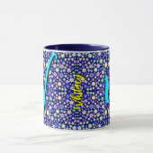 キュートな花のモノグラム入りコーヒー マグカップ (中央)