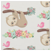 キュートな茶色のぶら下がったナマケモノの上下反転 ファブリック (クローズアップ)