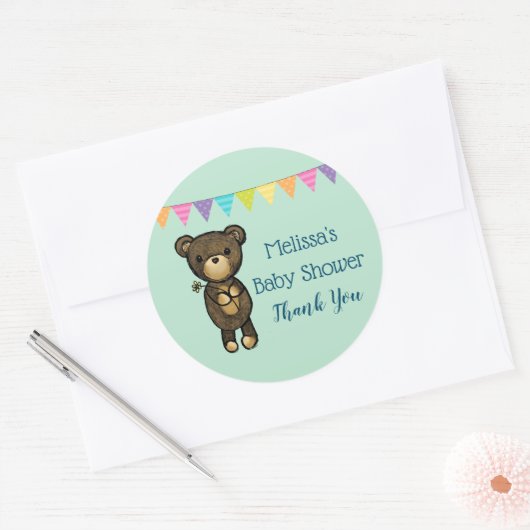 キュートな茶色のクマと黄色の花のパーティー感謝してい ラウンドシール (封筒)