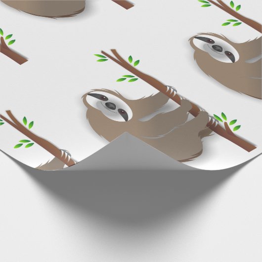 キュートな茶色のナマケモノが木の枝に休む ラッピングペーパー (角)