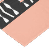 キュートな茶色、白黒の四角はっきりした模様 テーブルクロス (アングル)