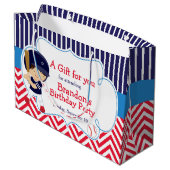 キュートな野球ダークヘアボーイ誕生日 ラージペーパーバッグ (裏面アングル)