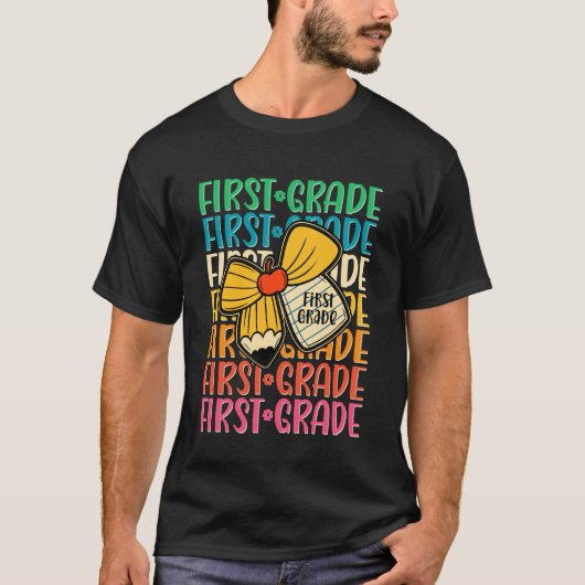 キュートな鉛筆を持つ牛の先生 1年生の新学期 Tシャツ (正面)