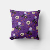 キュートな魔女をテーマにしたダークパープルのハロウィーン クッション (正面)