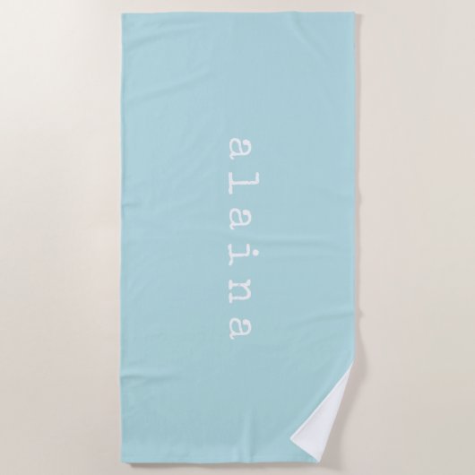 キュートアクアブルーモノグラムのタイプライターレタリング ビーチタオル (正面)