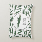 キュートアリゲーターワニ模様名前をカスタムする アクセントクッション (裏面(縦))