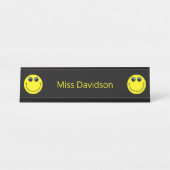 キュートイエロー絵文字先生 デスクネームプレート (正面)