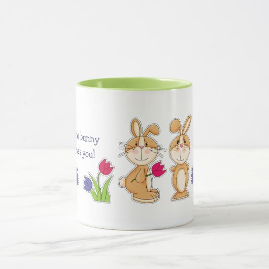 キュートイースターバニー名前をカスタムするイースターギフト マグカップ (中央)