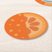キュートオレンジスライスv2 ラウンドペーパーコースター (アングル)