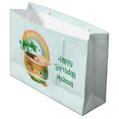 キュートガーデンプランターとレインボー&クローバー誕生日 ラージペーパーバッグ (正面アングル)