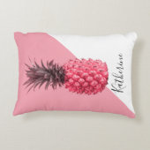 キュートガーリーなトロピカルピンクと白のパイナップル アクセントクッション (裏面)