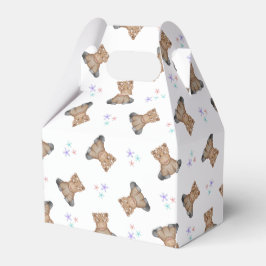 キュートキッズハイランドカウズ納屋周囲の庭誕生日 フェイバーボックス