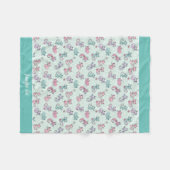 キュートキャッツパステルティール(緑がかった色)ピンクパープル水玉模様スモール フリースブランケット (正面(横))