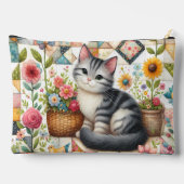 キュートキャットオンフローラキルトコテージコアアート アクセサリーポーチ (裏面)