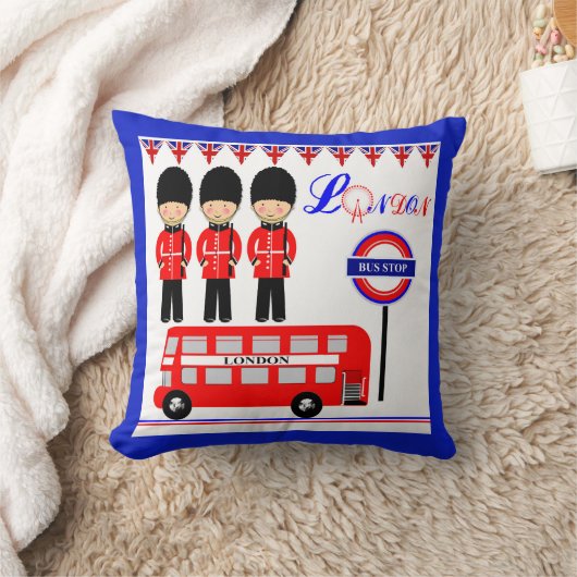 キュートクイーンズガードレッドバスロンドンをテーマにしたデザイン クッション (ブランケット)