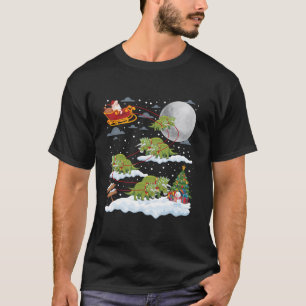 キュートクリスマスツリーサンタライディングトリケラトプディノス Tシャツ