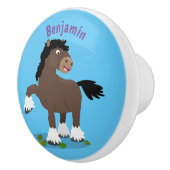 キュートクレイデール荷車を引く馬の漫画イラストレーション セラミックノブ (右)