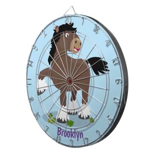 キュートクレイデール荷車を引く馬の漫画イラストレーション ダーツボード (正面右)