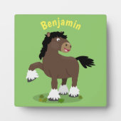 キュートクレイデール荷車を引く馬の漫画イラストレーション フォトプラーク (正面)