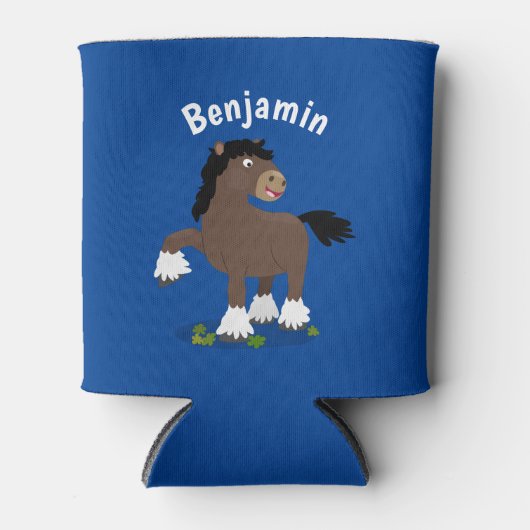 キュートクレイデール荷車を引く馬の漫画イラストレーション 缶クーラー (正面)