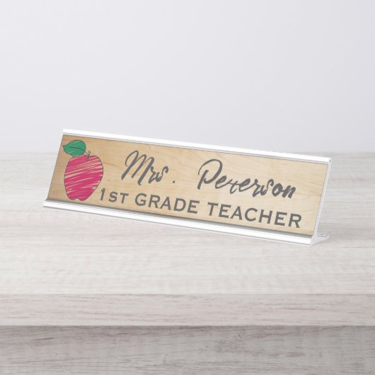 キュートクレヨンアップルパーソナライズされた木製先生 デスクネームプレート (正面)