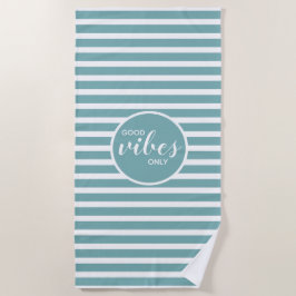 キュートグッドビーブズオンリーティール（緑がかった色）白ストライプのモダン ビーチタオル