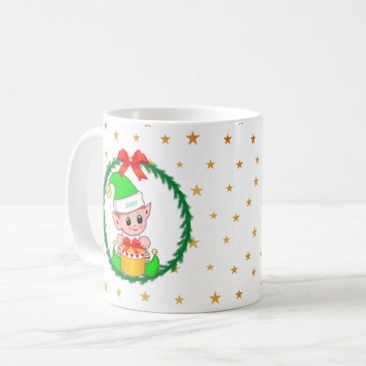 キュートグリーンクリスマス小妖精や小人パインリース&スターズ コーヒーマグカップ (正面左)