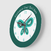 キュートグリーンティール(緑がかった色)バタフライパーソナライズされたラージクロック ラージ壁時計 (傾斜)