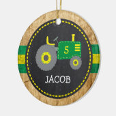 キュートグリーントラクター誕生日キープサケフェイクウッド セラミックオーナメント (左)